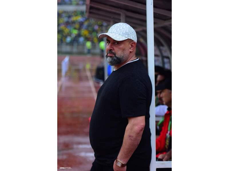 Sur le point de plier bagage