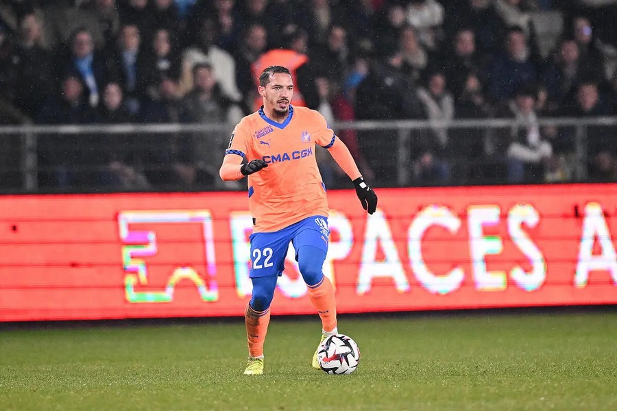 OM Face aux critiques de la presse française, De Zerbi défend Bennacer
