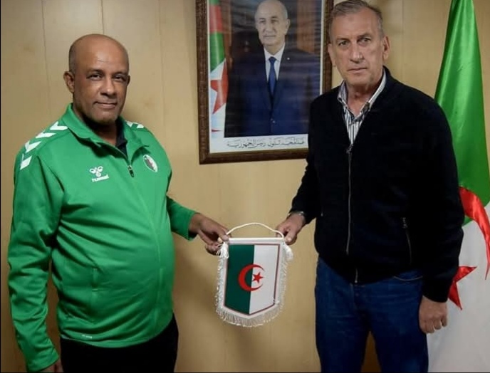Lakhdar Arrouche prend les rênes