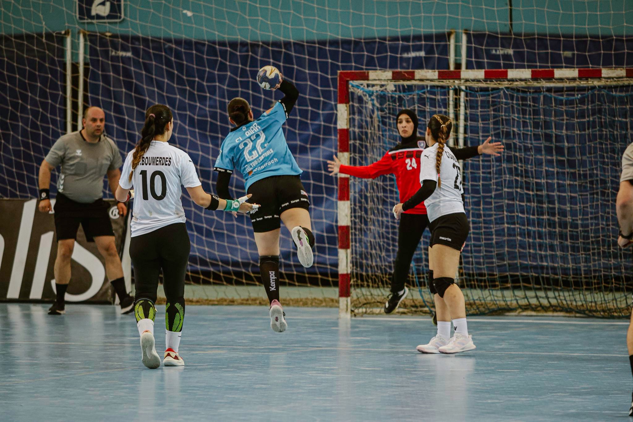 Les matchs de mise à jour chez les dames reportés  