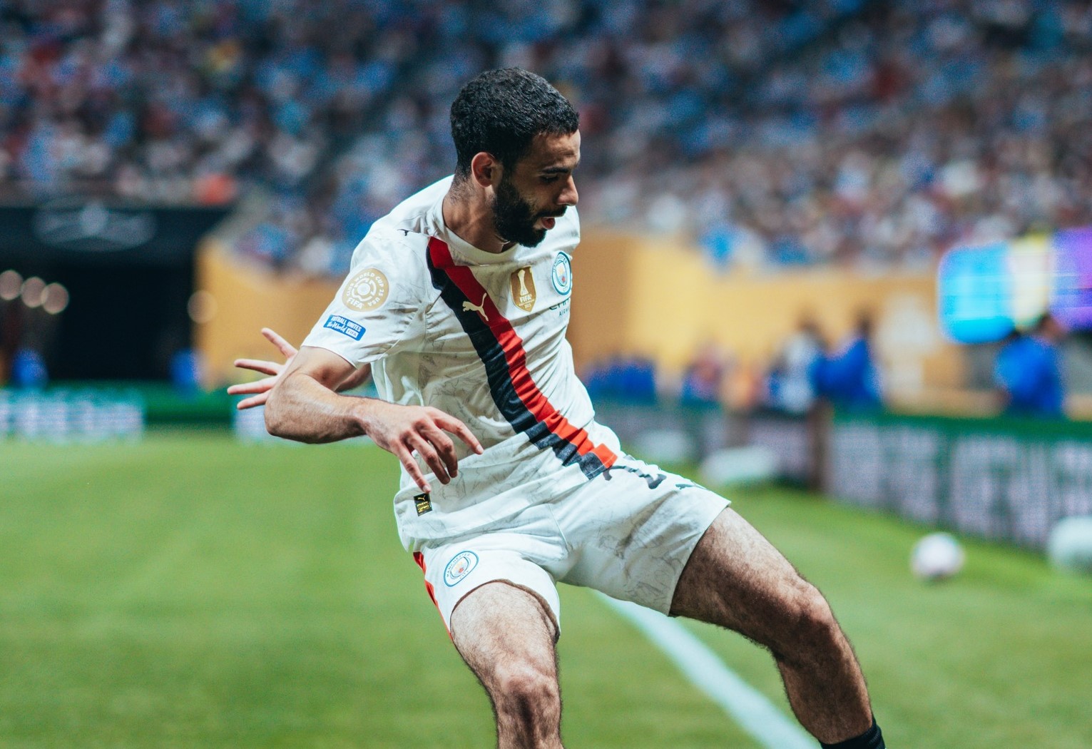 Aït-Nouri s’impose déjà dans le système de Guardiola