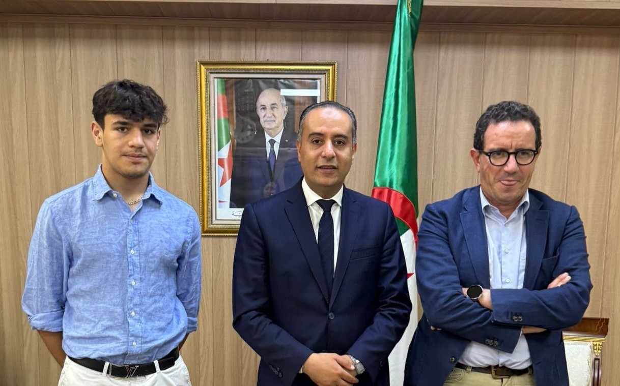 Le ministre des Sports reçoit le champion algérien de Formule 4, Sami Leo Robinson